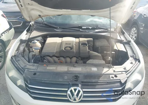 2013 Volkswagen Passat 2.5L Se z USA, uszkodzony, nr VIN 1VWBH7A30DC062874